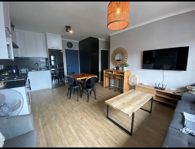 2 BEDROOM APARTMENT TO LET IN BEACHFRONT